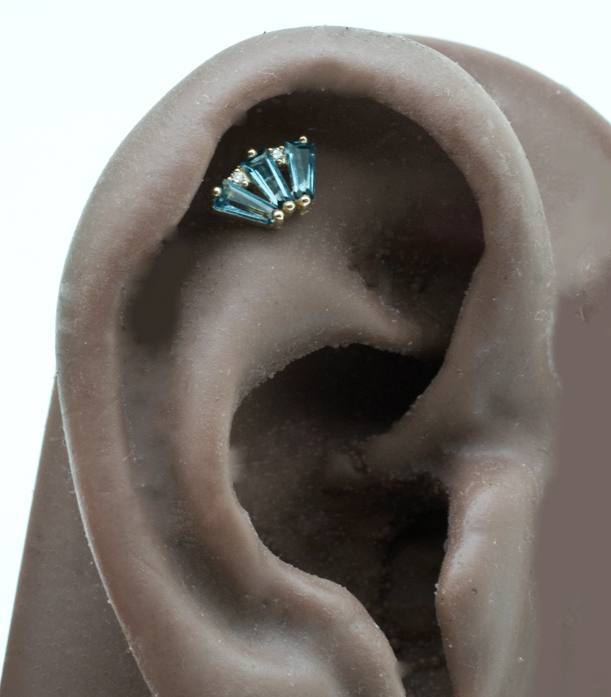 14k Yellow Gold Triple Crown London Blue Topaz and Diamonds Threadless End - Image 4