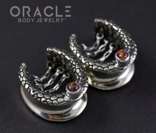 3/4" (19mm) White Brass Saddles with Nugget Texture, Chains and Black Synthetic Opals - Image 2