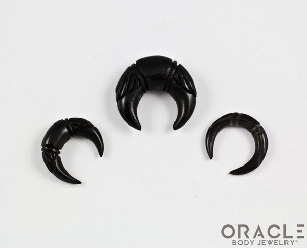 Carved Ornate Pinchers - Image 3