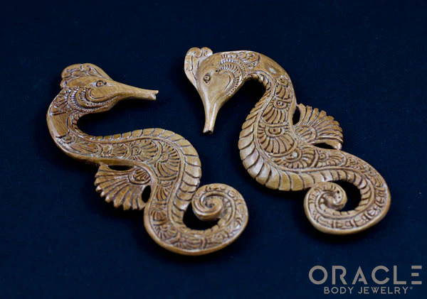 1/2" (12.5mm) Fossilized Mammoth Ivory Seahorse - Image 2