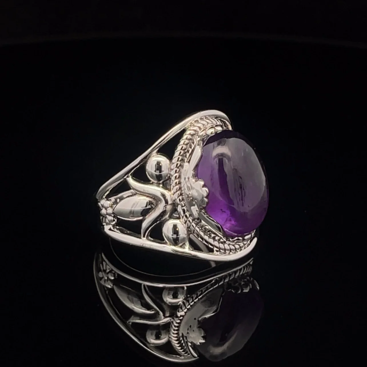 Sterling Silver Amethyst Ring Size 7 - Image 2