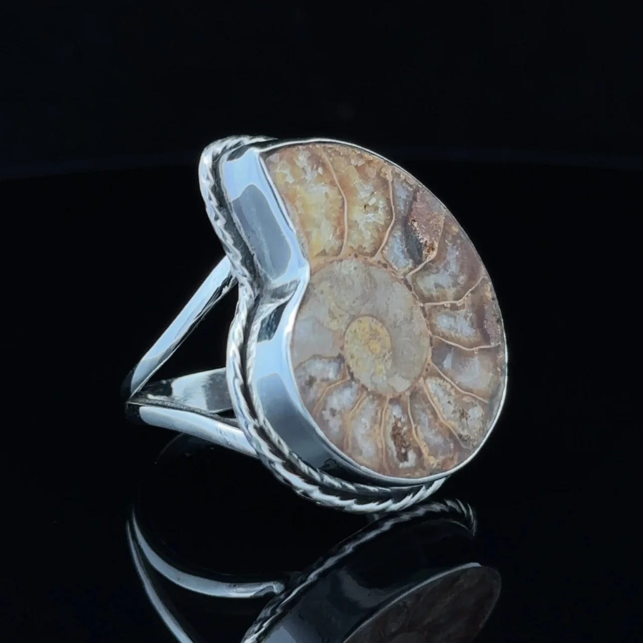 Sterling Silver Ammonite Ring Size 9 - Image 2