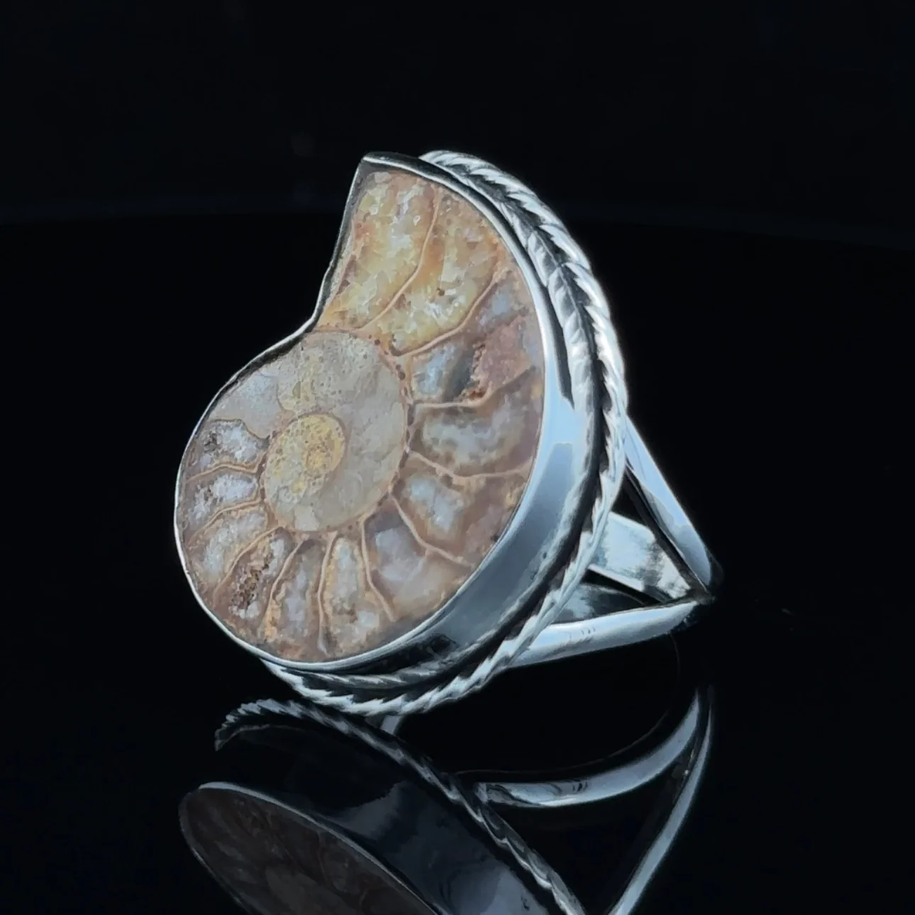Sterling Silver Ammonite Ring Size 9 - Image 3