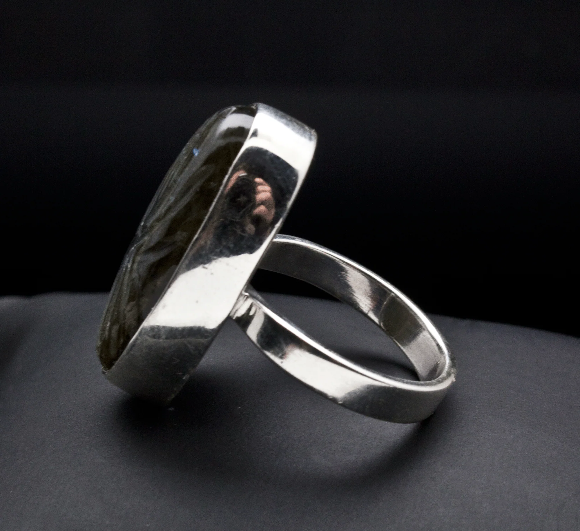 Sterling Silver Carved Labradorite Ring Size 8 - Image 3