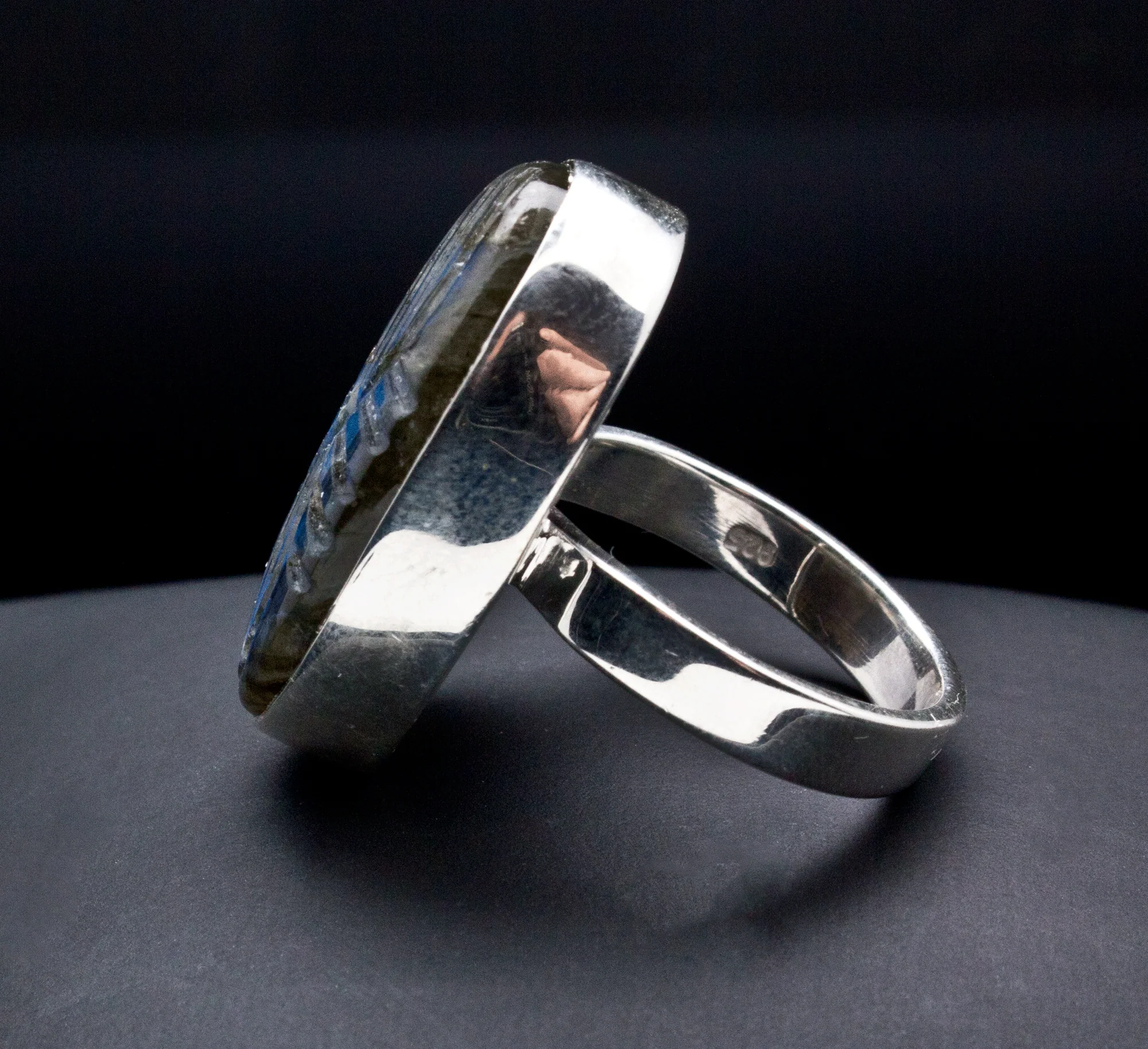 Sterling Silver Carved Labradorite Ring Size 7 - Image 2