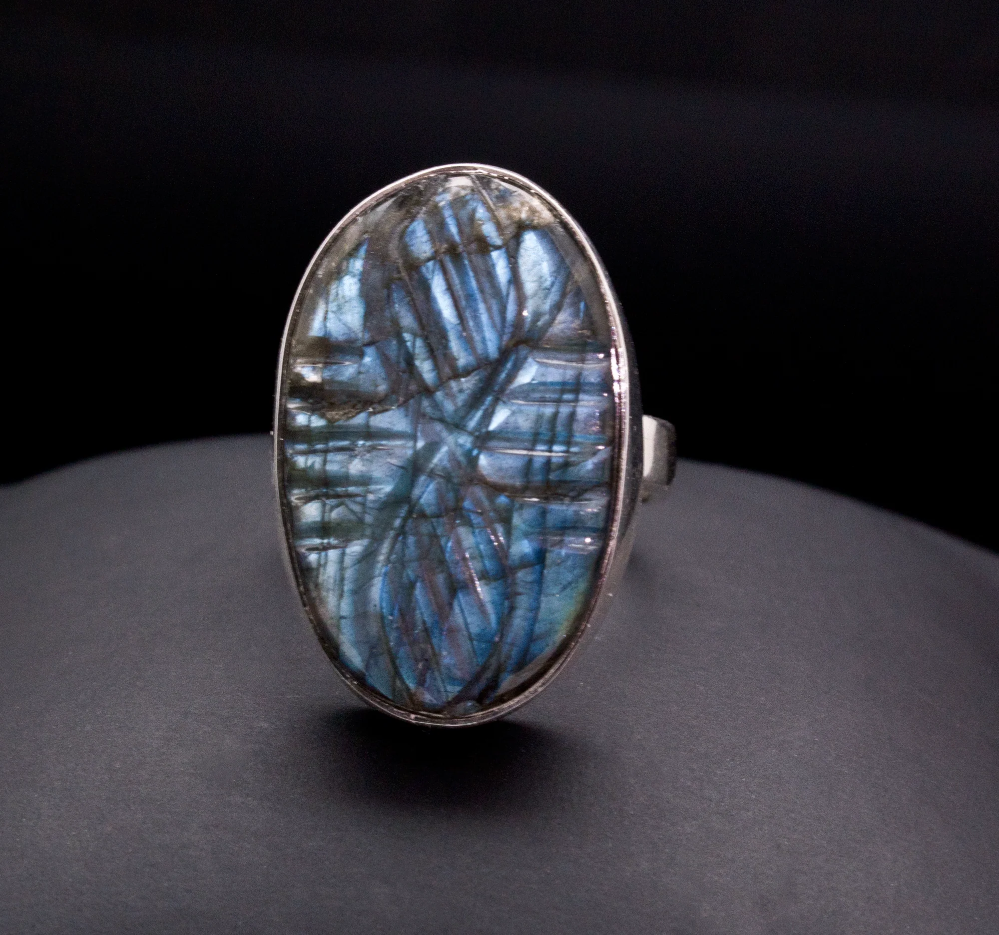 Sterling Silver Carved Labradorite Ring Size 7 - Image 3