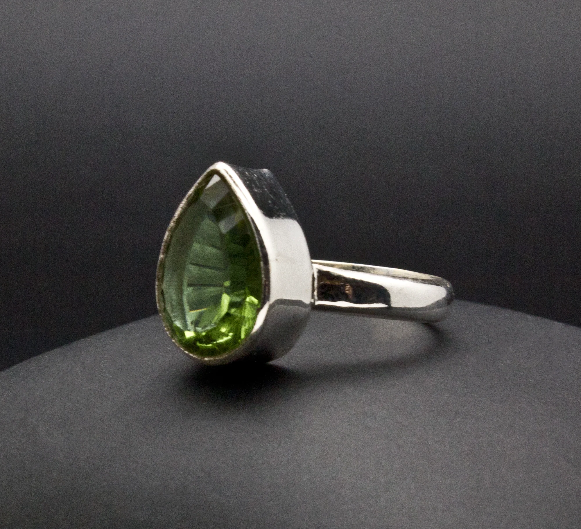 Sterling Silver Color Changing Alexandrite Ring Size 7 - Image 2