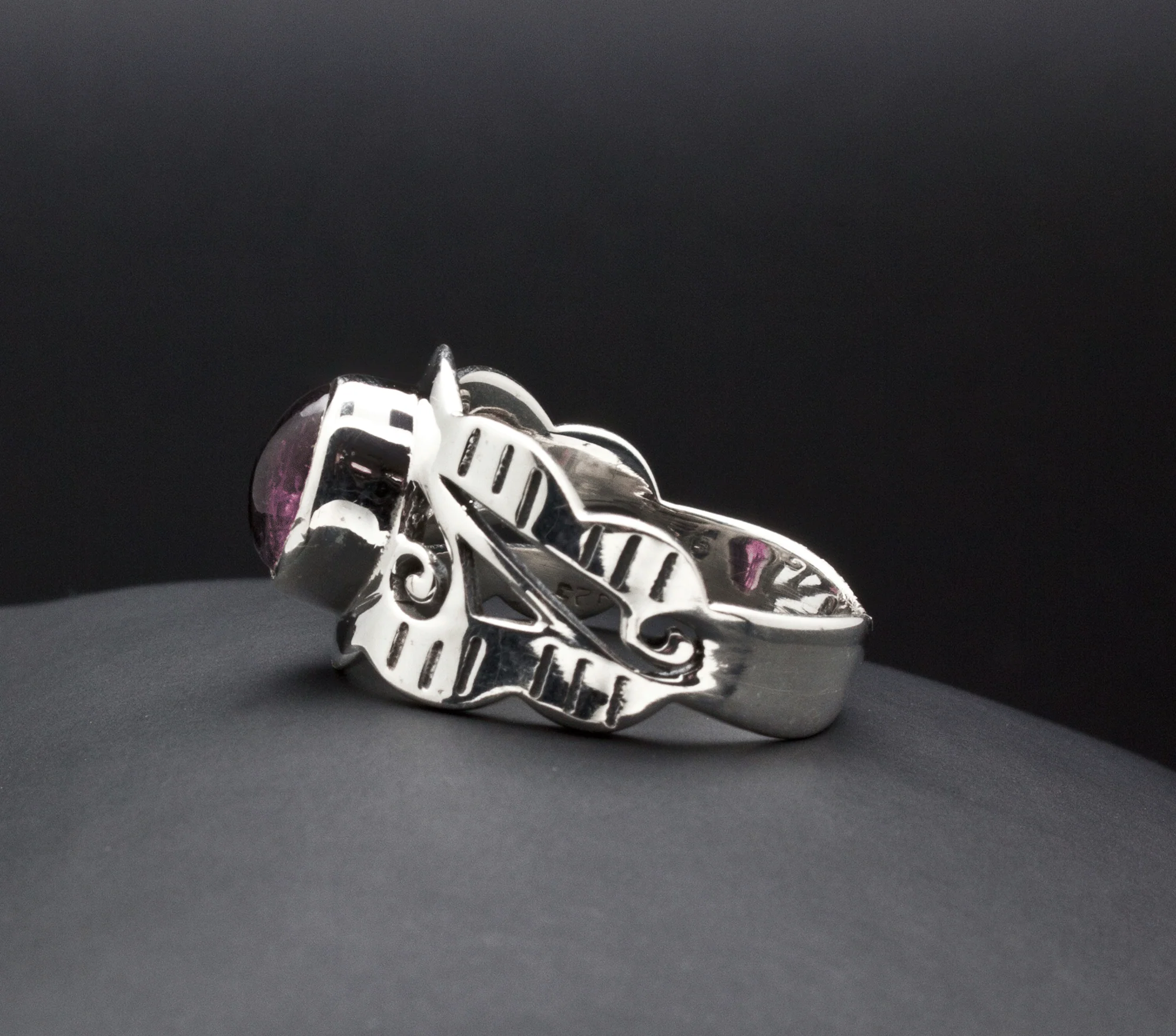 Sterling Silver Garnet Ring Size 7 - Image 3