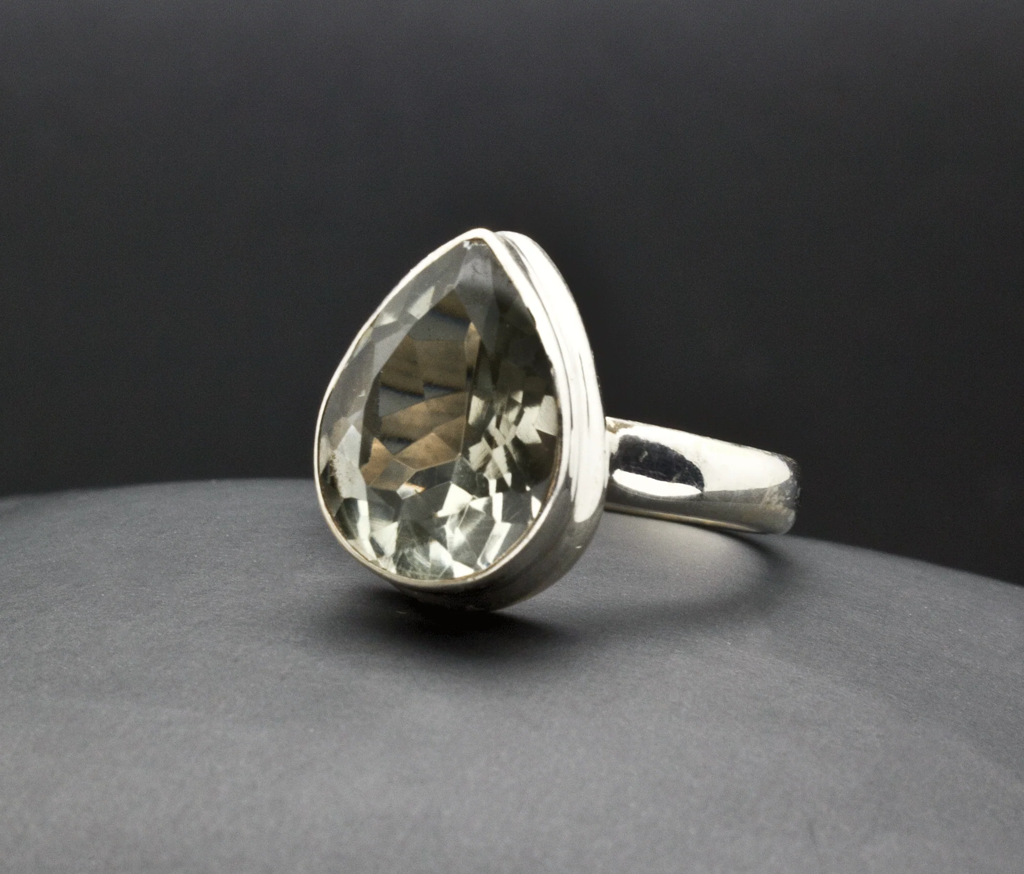 Sterling Silver Green Amethyst Ring Size 7 - Image 2