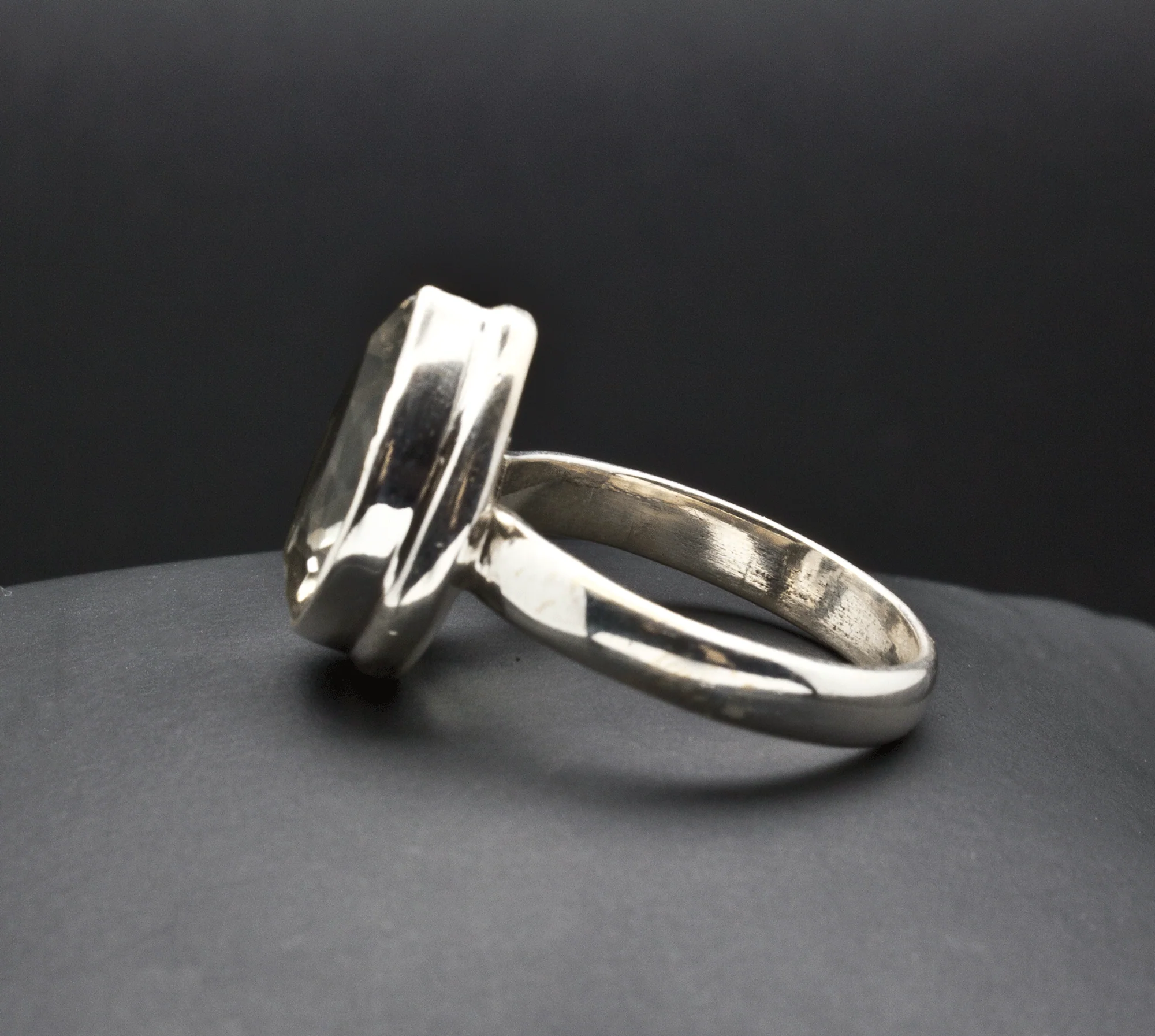 Sterling Silver Green Amethyst Ring Size 7 - Image 3