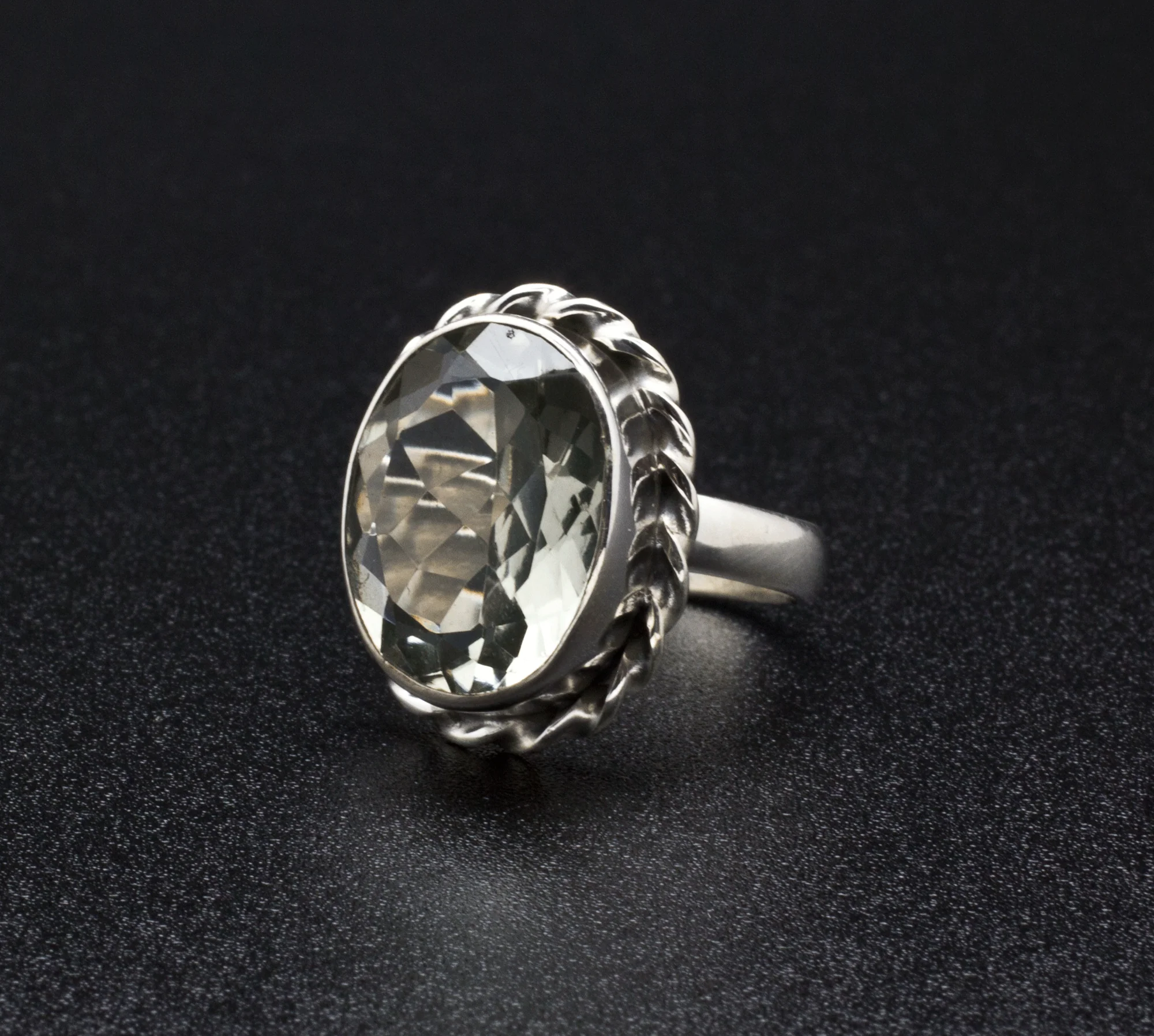 Sterling Silver Green Amethyst Ring Size 7 - Image 2
