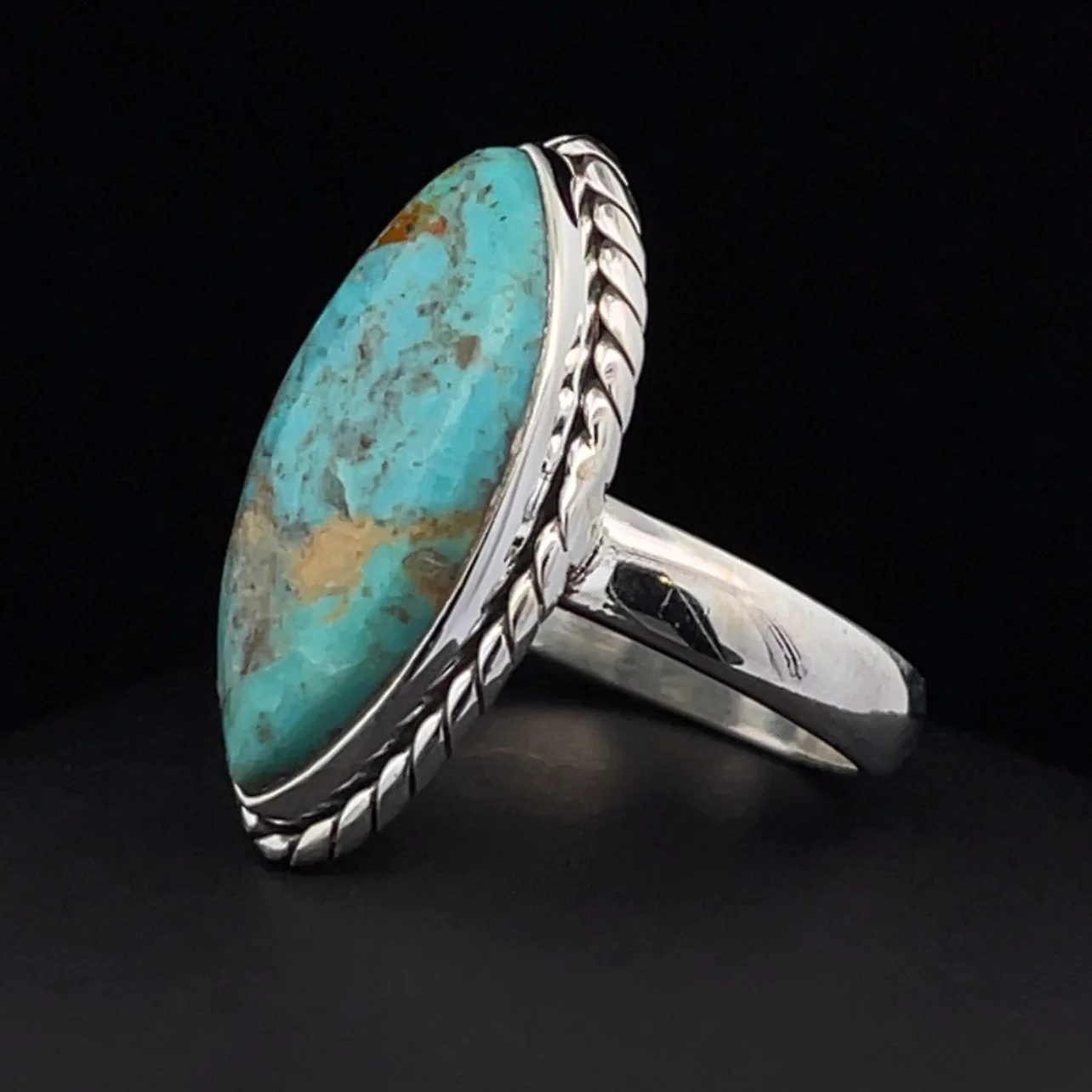 Sterling Silver Kingman Turquoise Ring Size 7 - Image 3