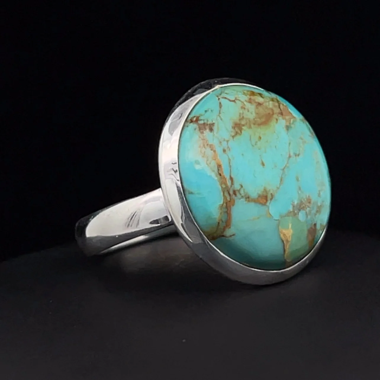 Sterling Silver Kingman Turquoise Ring Size 7 - Image 2