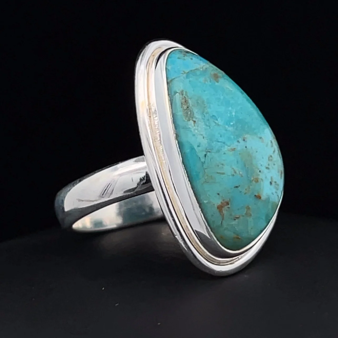 Sterling Silver Kingman Turquoise Ring Size 7 - Image 2