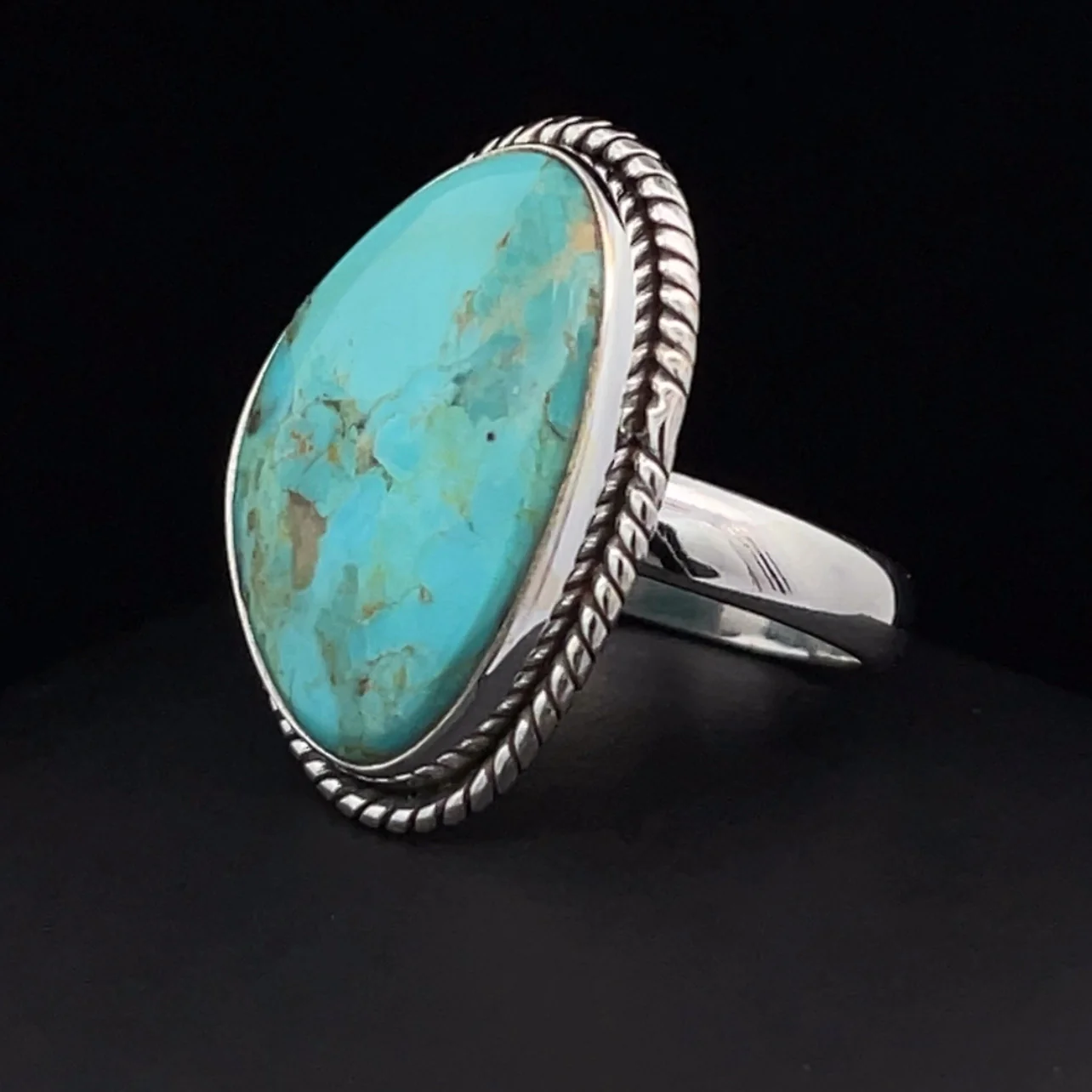 Sterling Silver Kingman Turquoise Ring Size 8 - Image 3