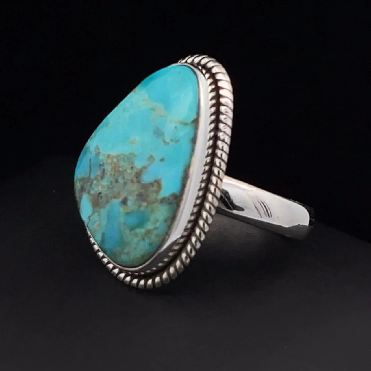 Sterling Silver Kingman Turquoise Ring Size 8 - Image 3