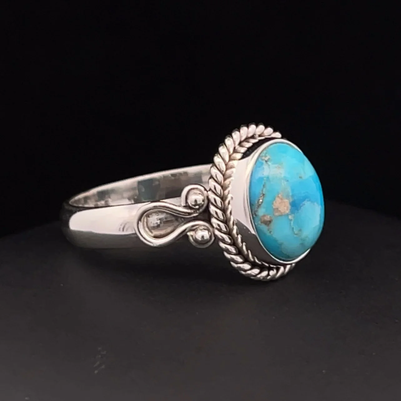 Sterling Silver Kingman Turquoise Ring Size 8 - Image 2