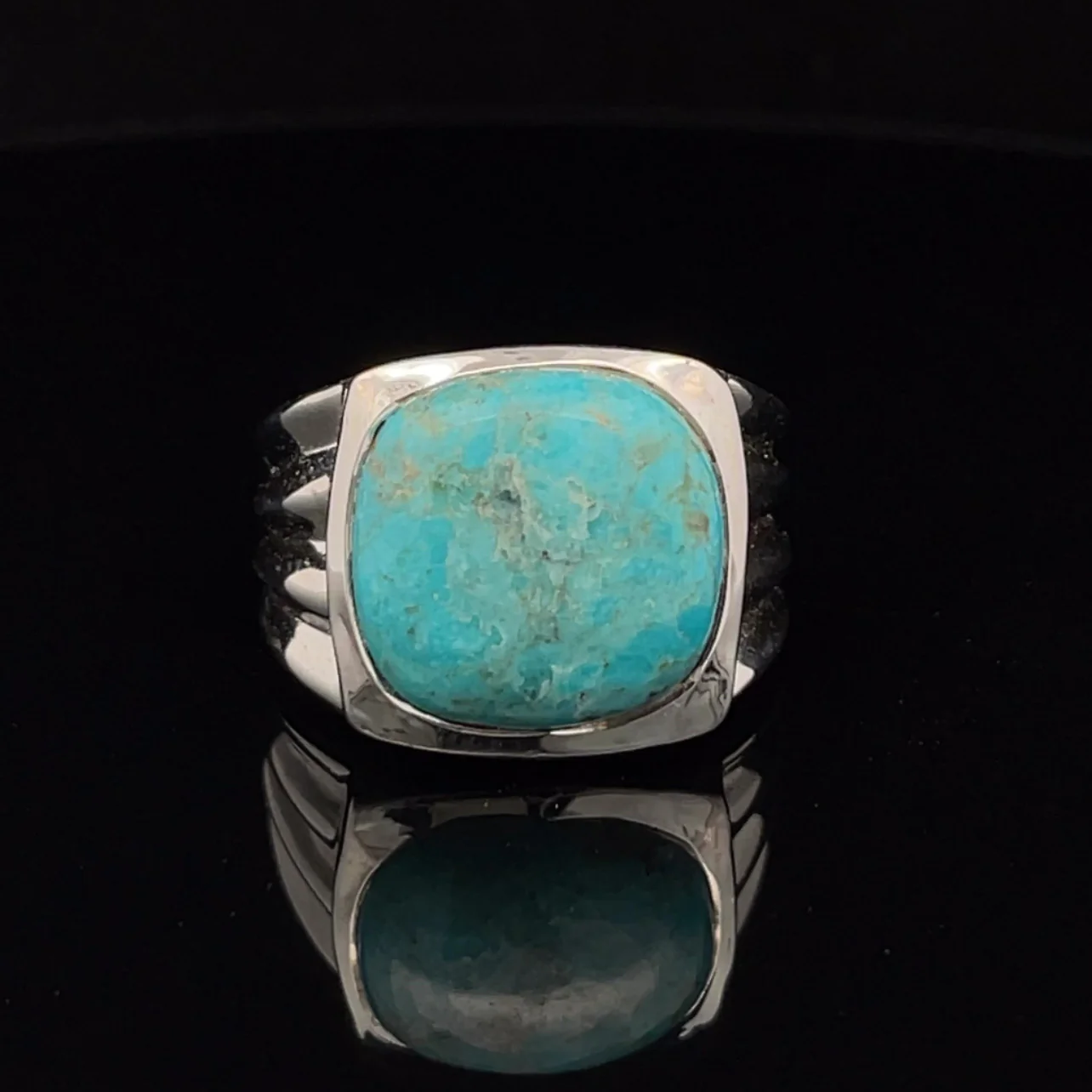 Sterling Silver Kingman Turquoise Ring Size 11