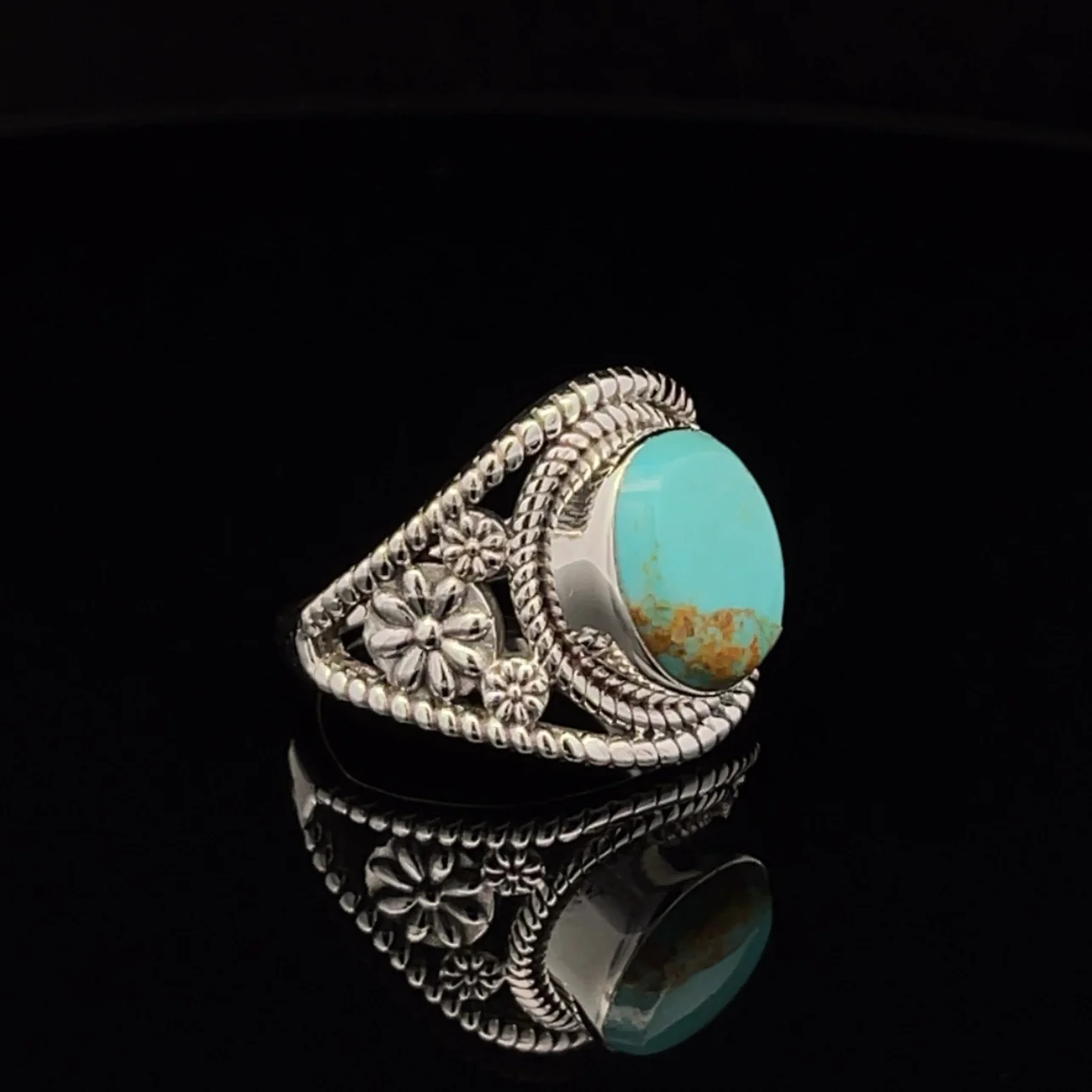 Sterling Silver Kingman Turquoise Ring Size 6.5 - Image 2