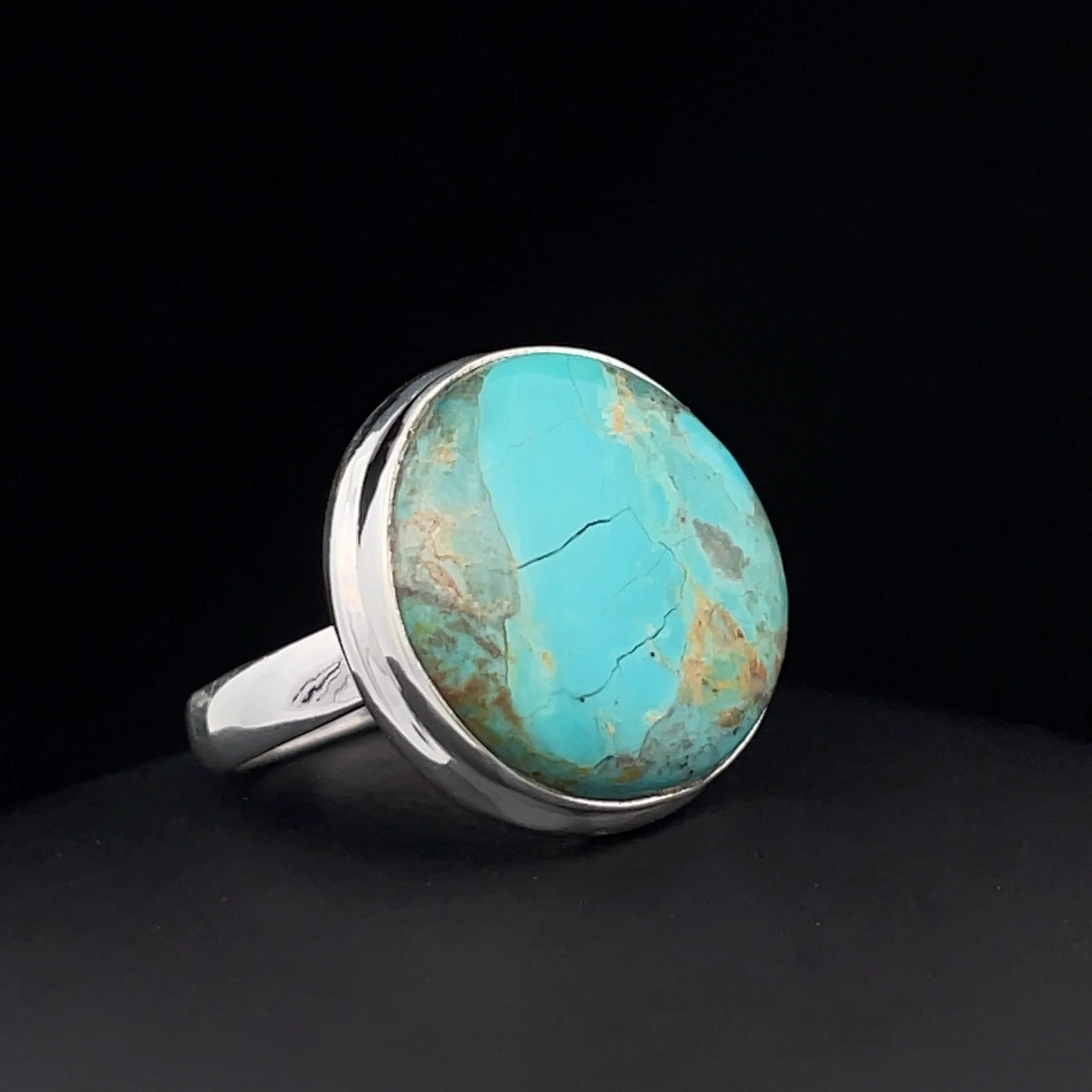 Sterling Silver Kingman Turquoise Ring Size 7 - Image 2