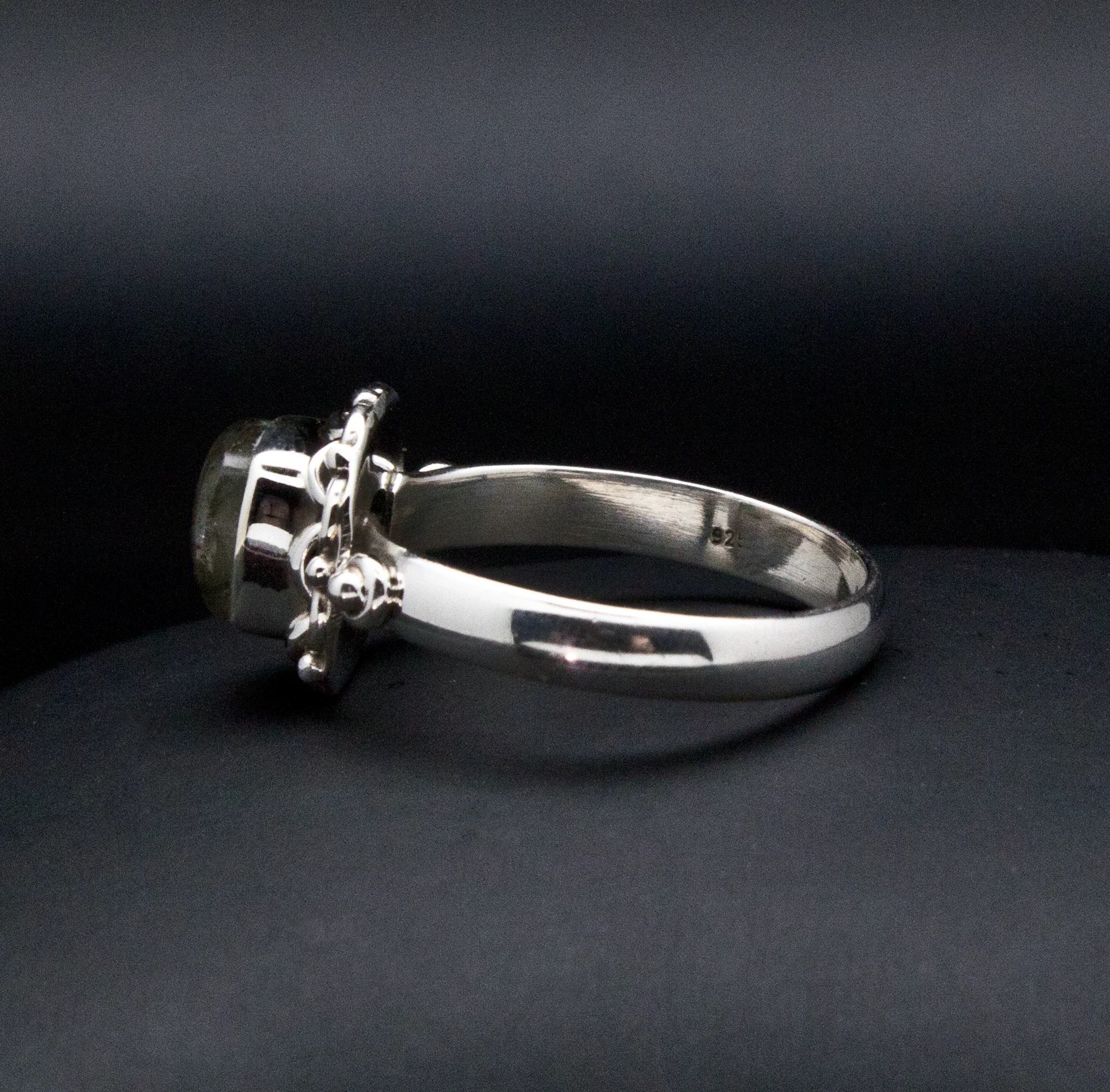 Sterling Silver Labradorite Ring Size 8 - Image 3