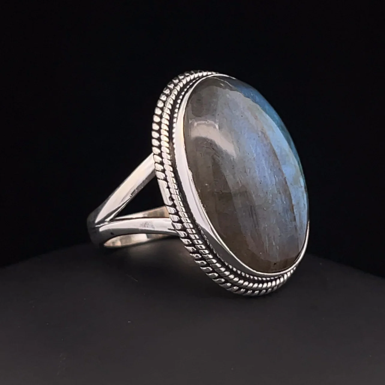 Sterling Silver Labradorite Ring Size 9 - Image 2