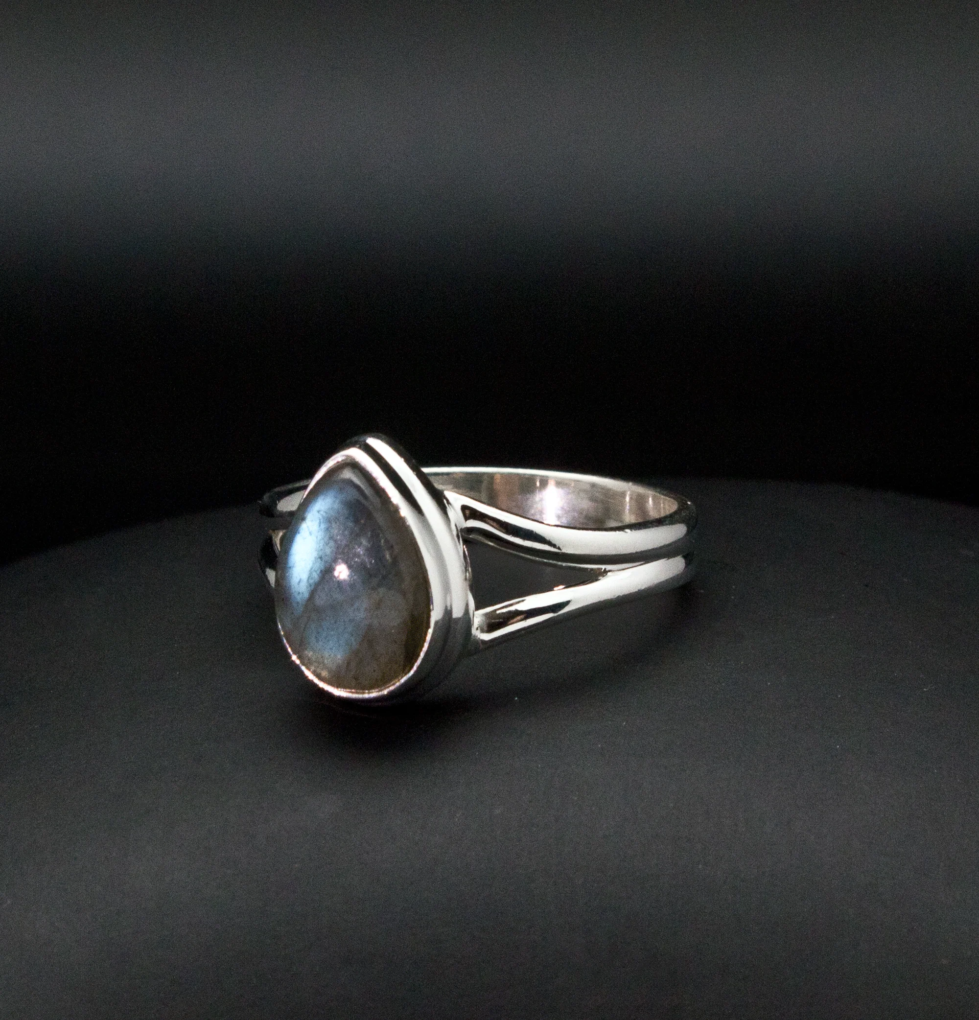Sterling Silver Labradorite Ring Size 7 - Image 2
