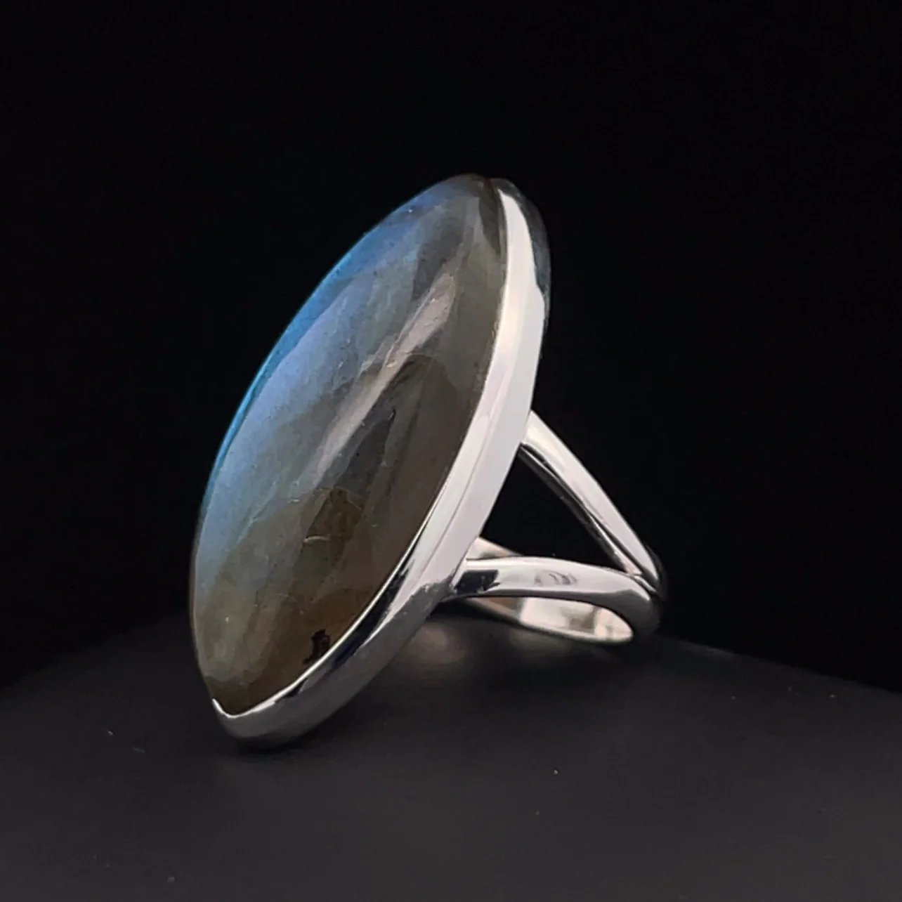 Sterling Silver Labradorite Ring Size 9 - Image 3