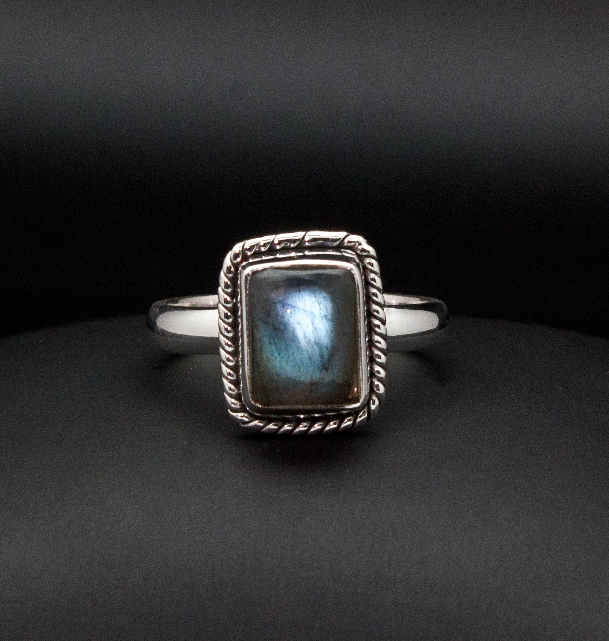 Sterling Silver Labradorite Ring Size 7 - Image 2