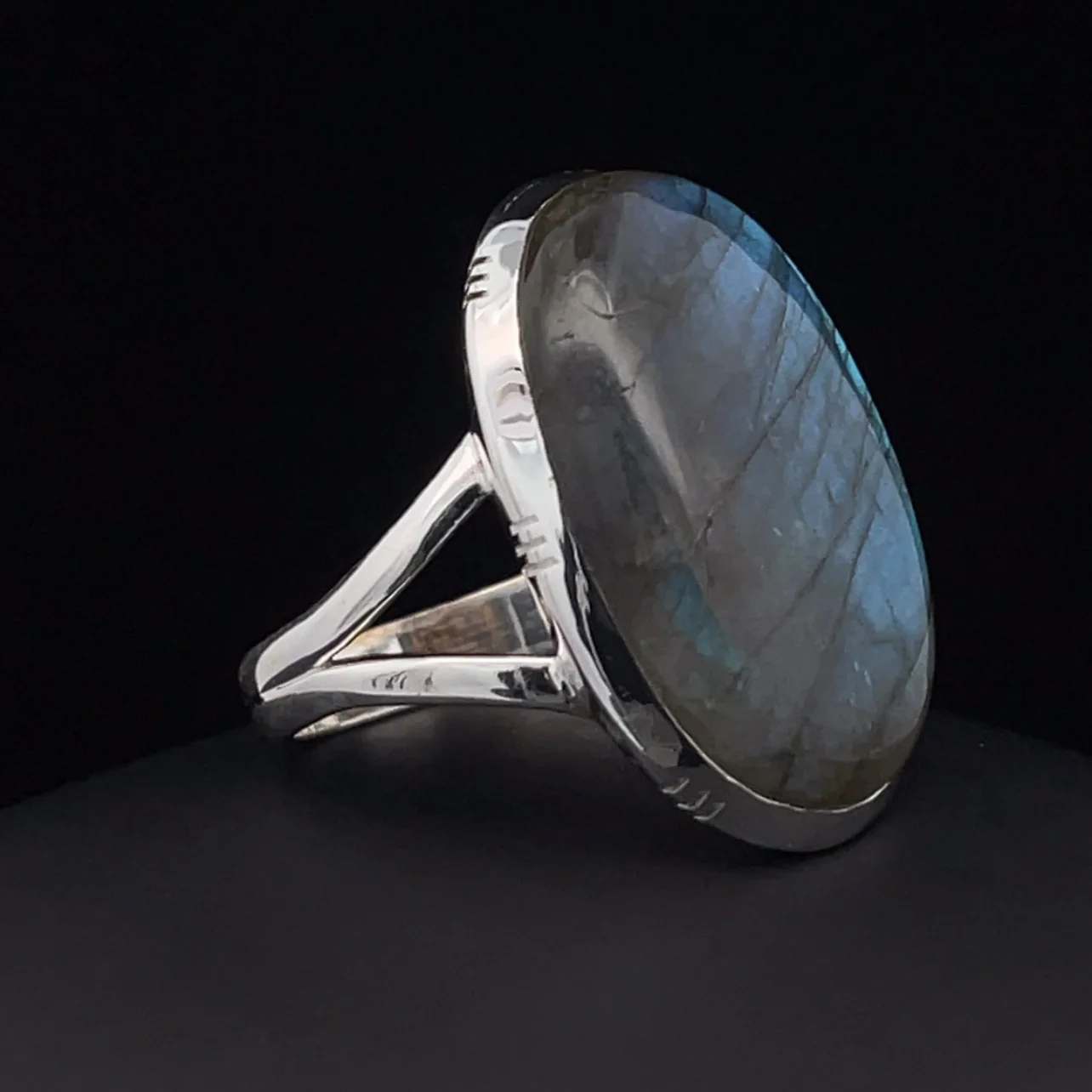 Sterling Silver Labradorite Ring Size 10 - Image 2