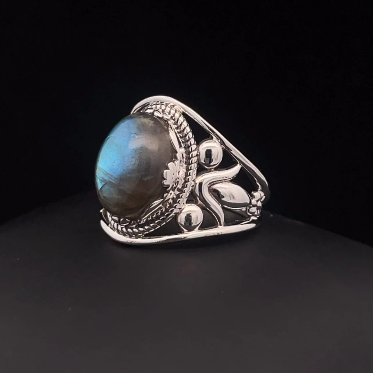 Sterling Silver Labradorite Ring Size 7 - Image 3