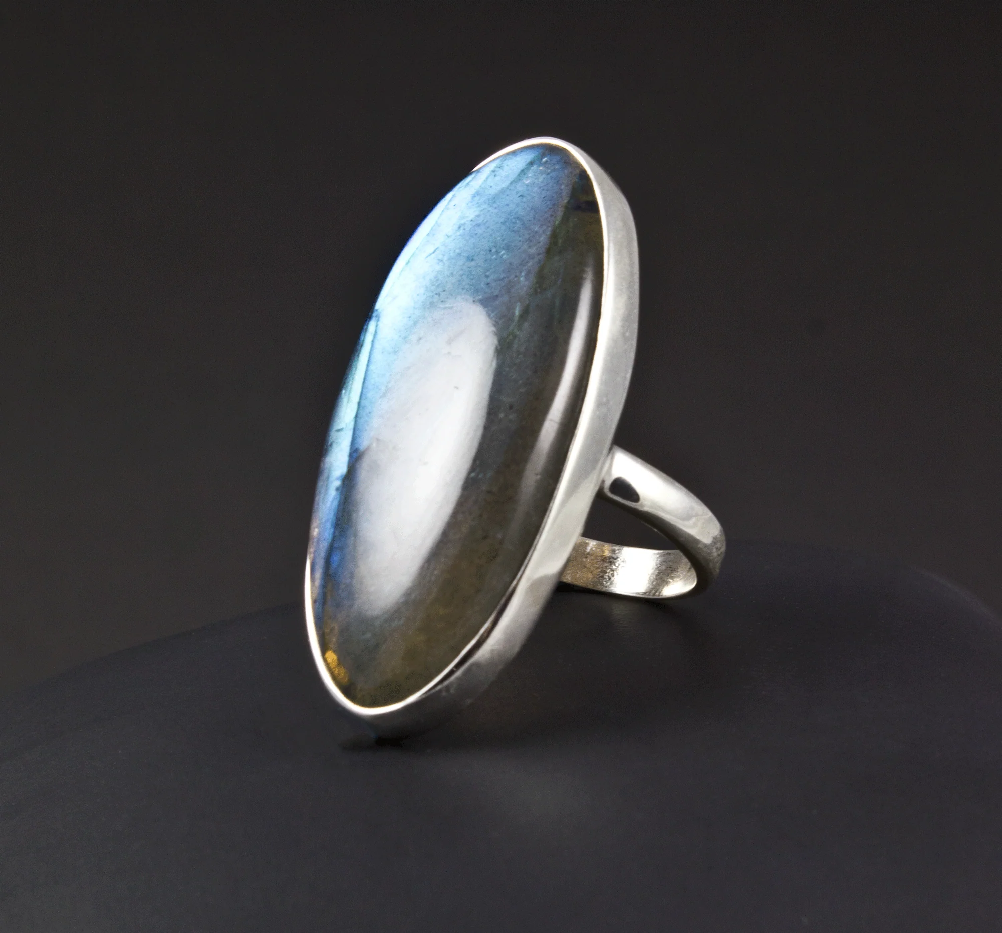Sterling Silver Labradorite Ring Size 7 - Image 2
