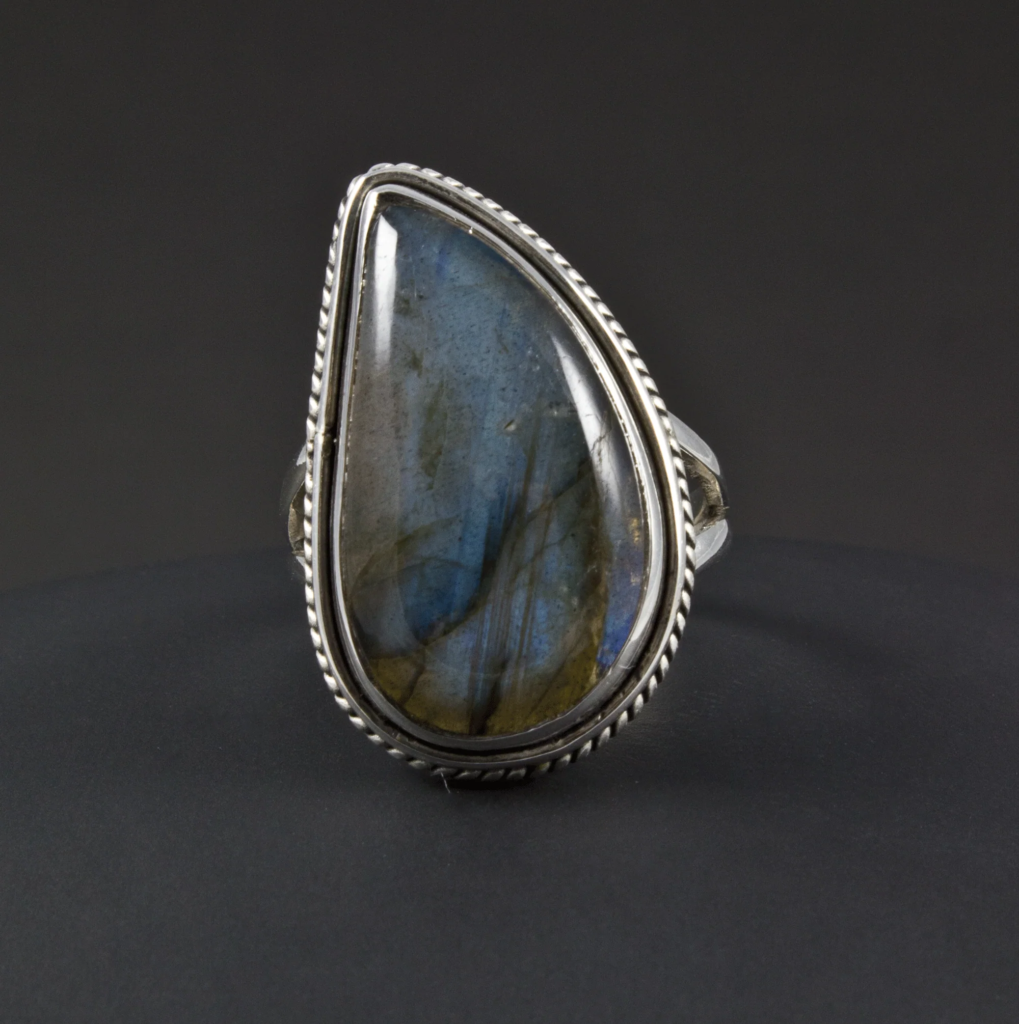 Sterling Silver Labradorite Ring Size 7 - Image 2