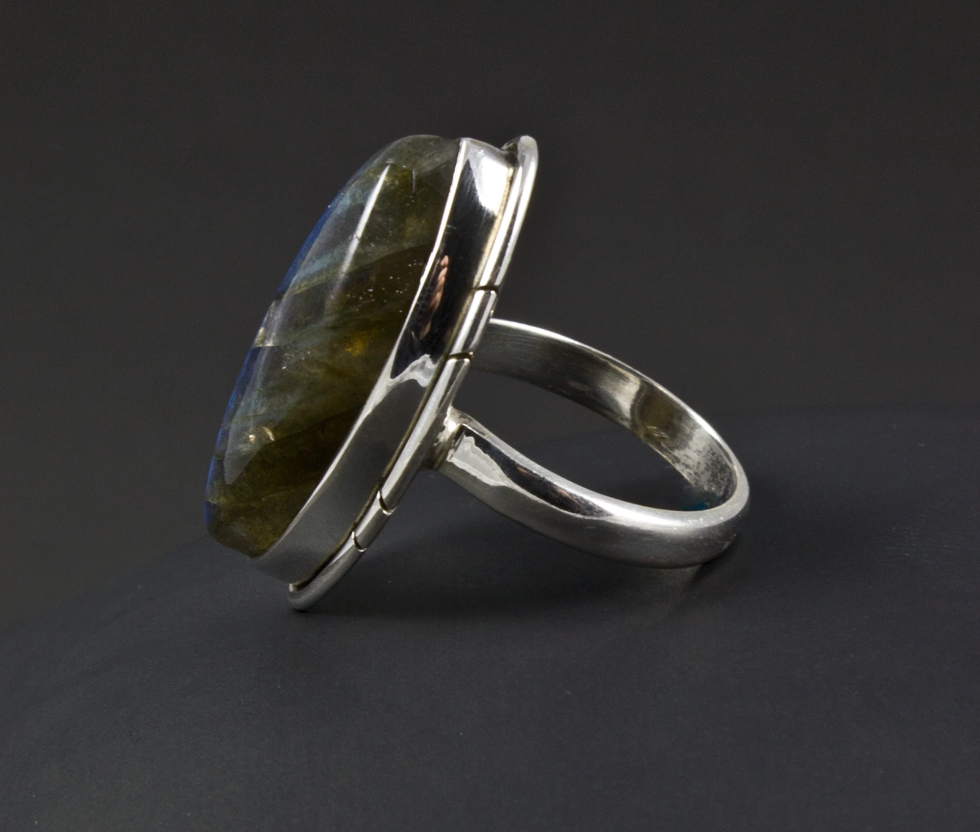 Sterling Silver Labradorite Ring Size 7 - Image 3