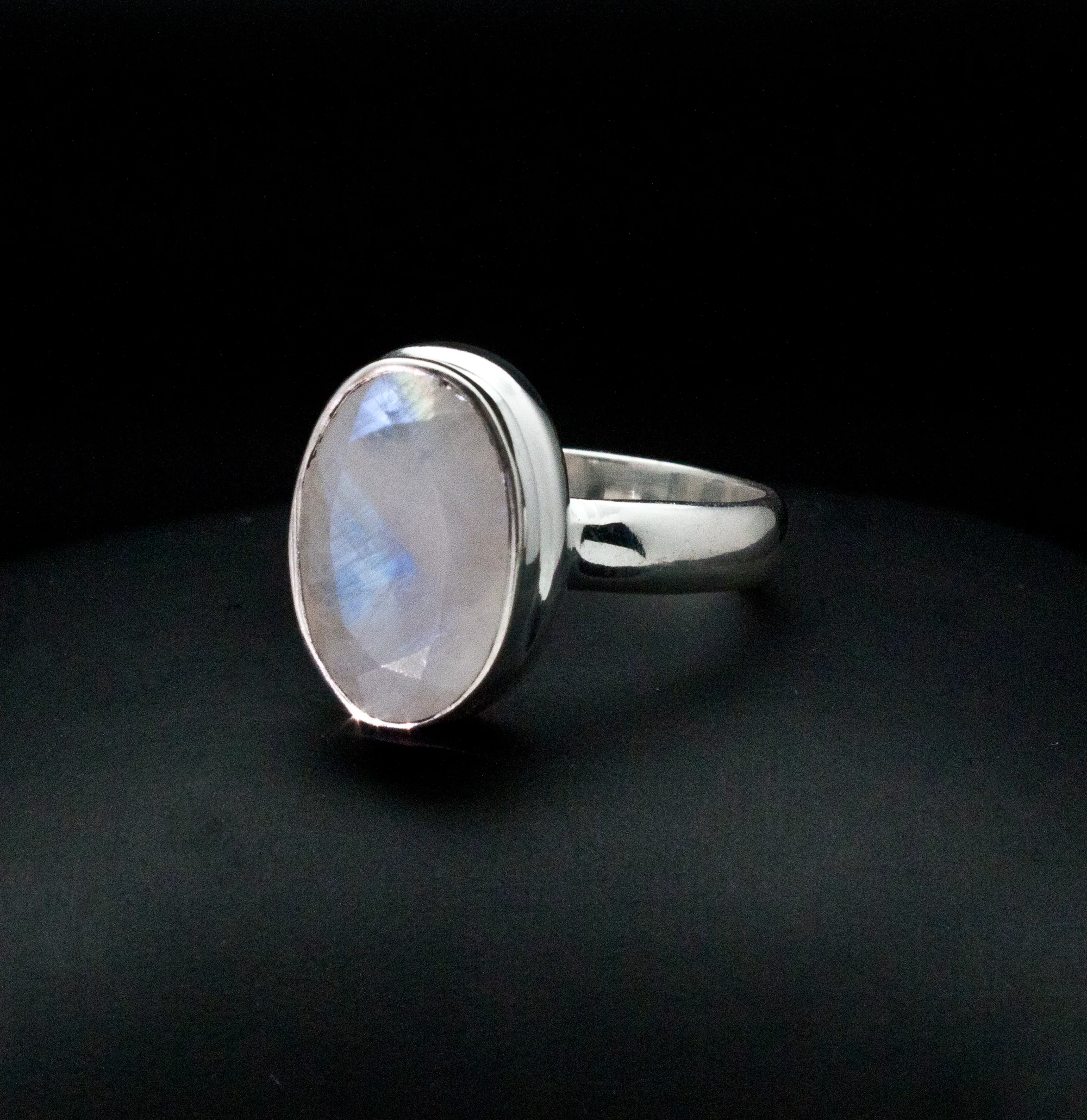 Sterling Silver Moonstone Ring Size 8 - Image 2