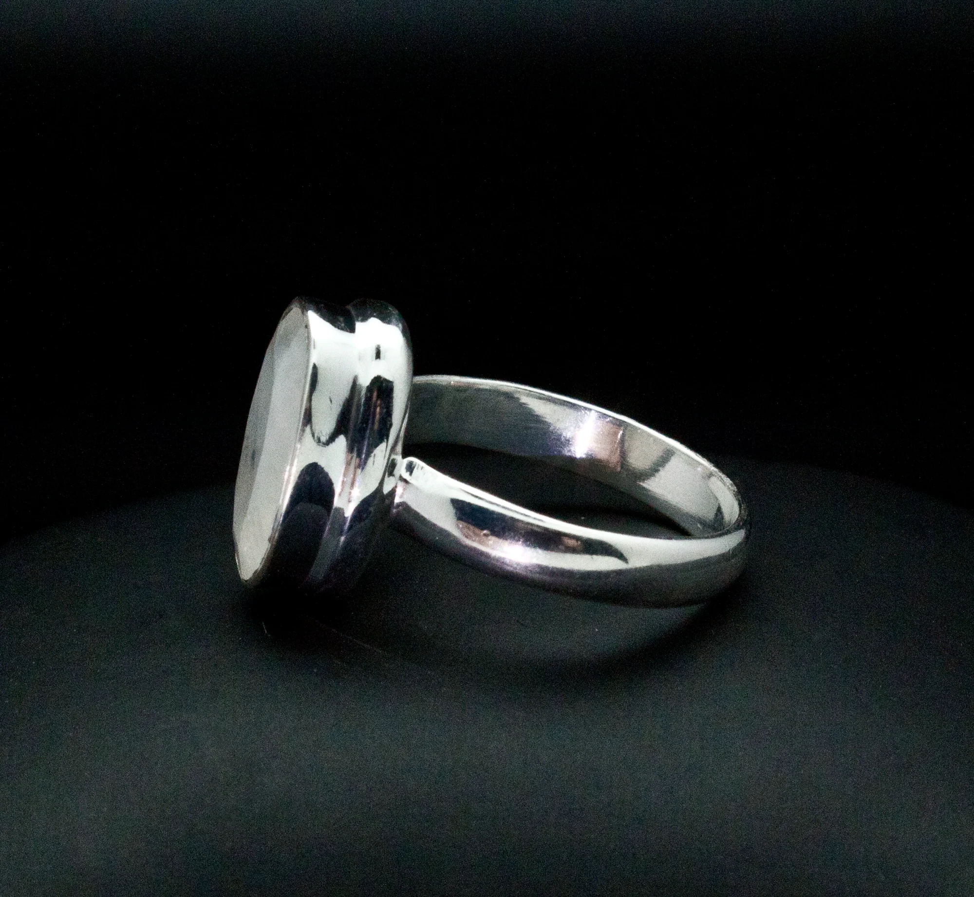 Sterling Silver Moonstone Ring Size 8 - Image 3
