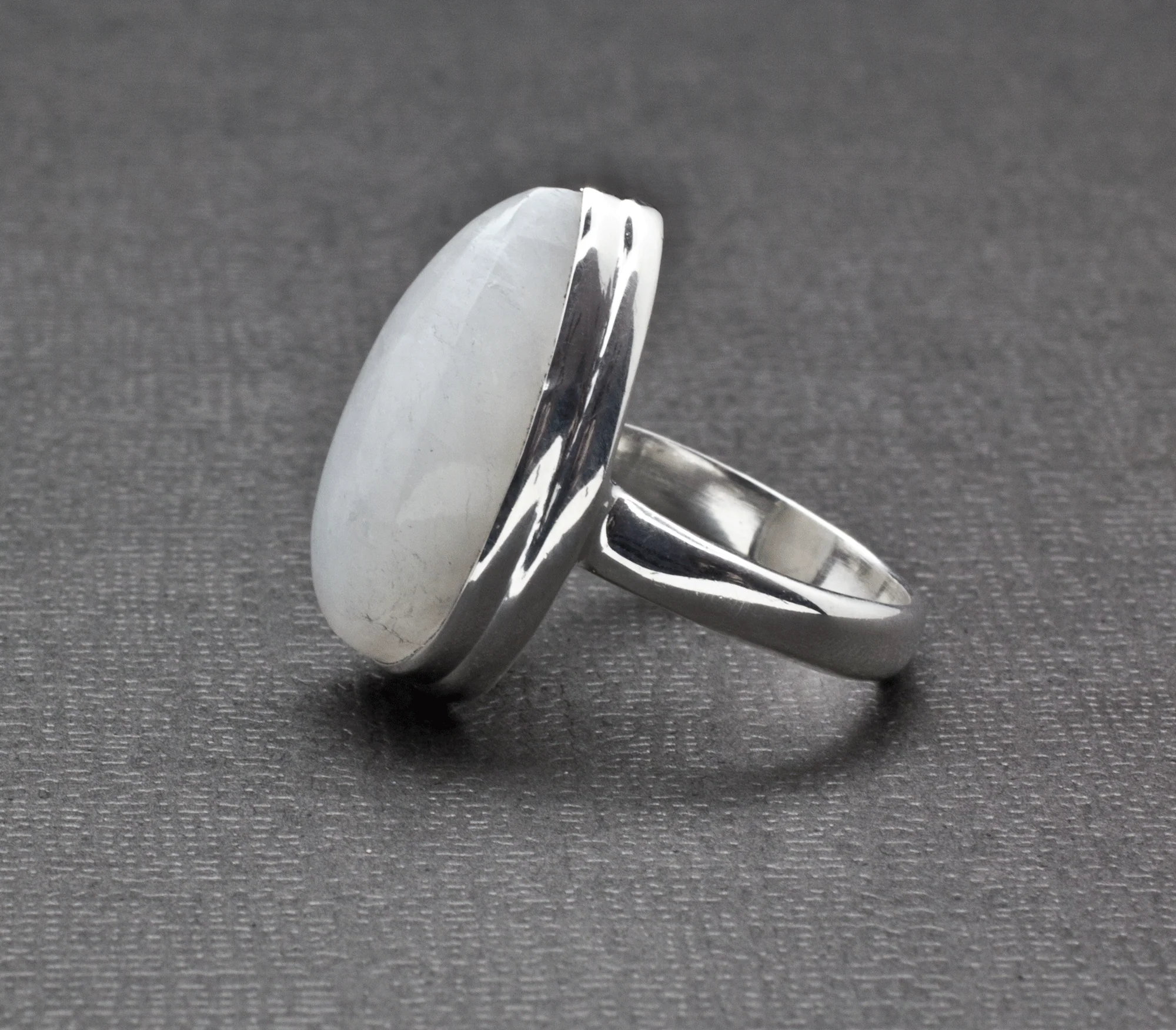 Sterling Silver Moonstone Ring Size 6 - Image 3