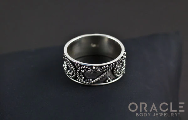 Sterling Silver ring with Amethyst Size 9 - Image 4