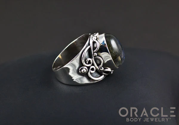 Sterling Silver ring with Labradorite Size 7 - Image 3