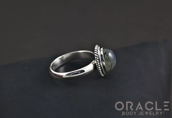 Sterling Silver ring with Labradorite Size 7 - Image 3