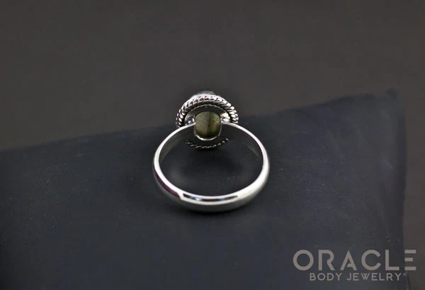 Sterling Silver ring with Labradorite Size 7 - Image 4