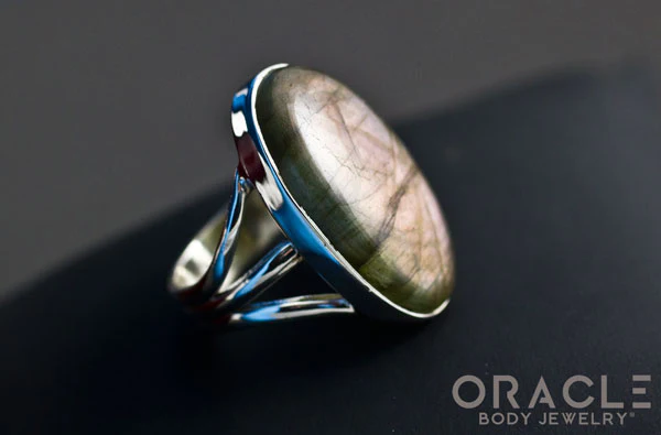 Sterling Silver ring with Labradorite Size 7 - Image 2