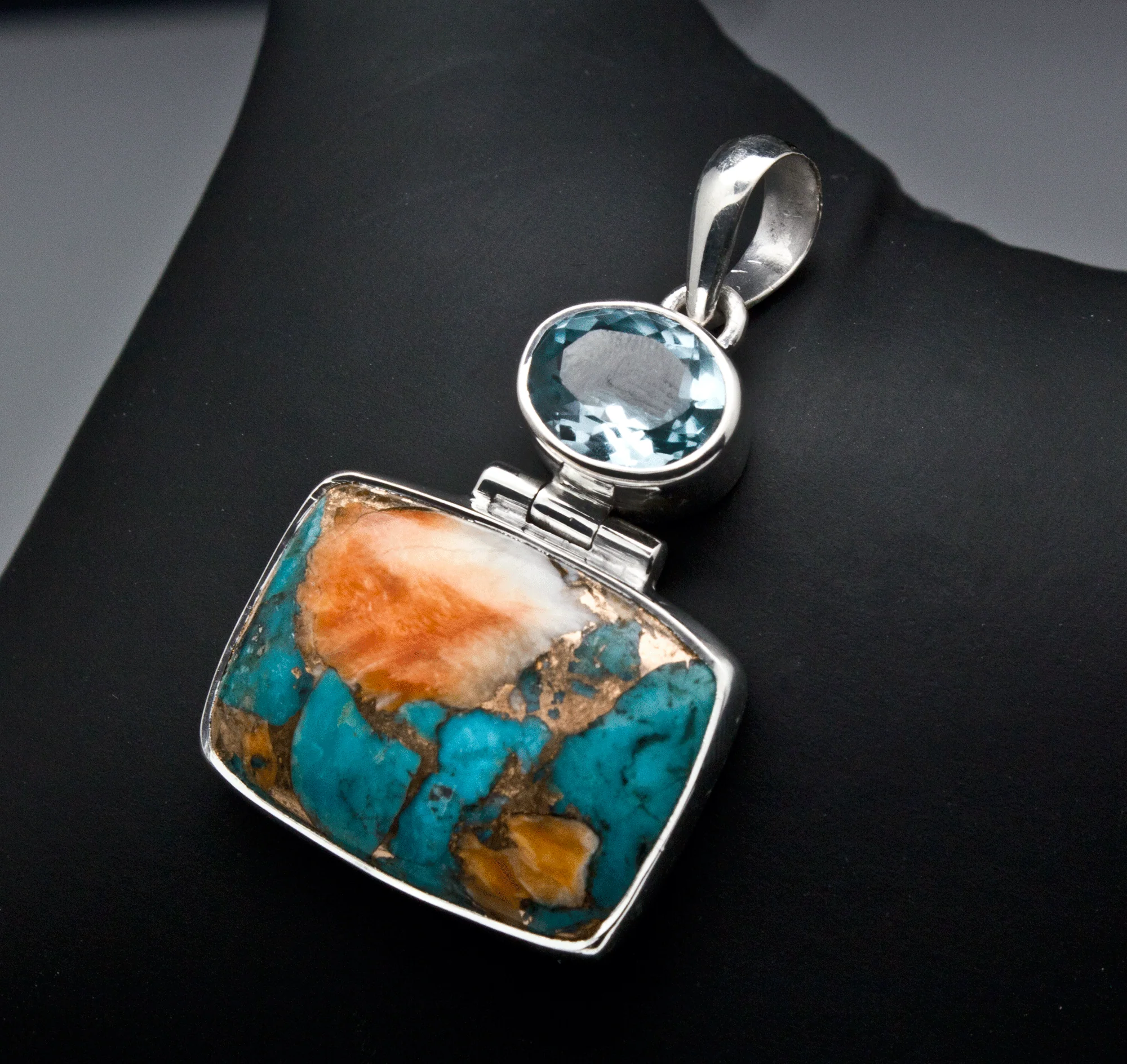Sterling Silver Spiny Oyster and Blue Topaz Pendant - Image 2