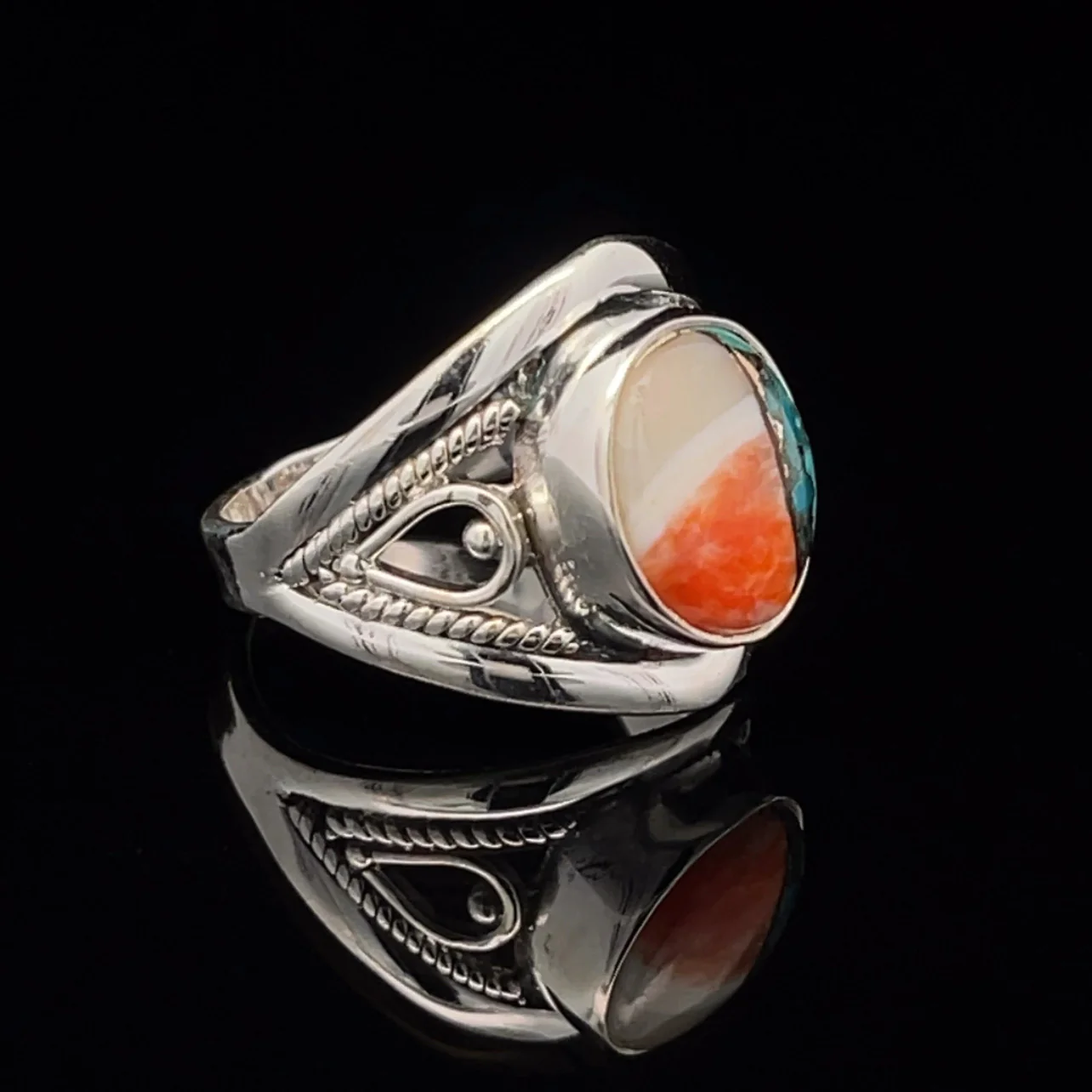 Sterling Silver Spiny Oyster Ring Size 8 - Image 2