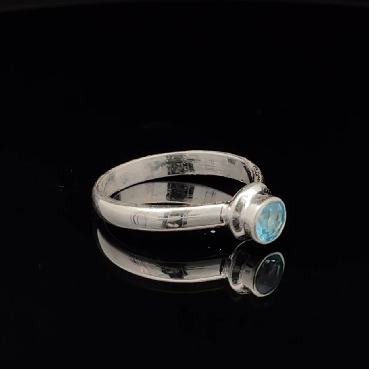 Sterling Silver Swiss Topaz Ring Size 8 - Image 2