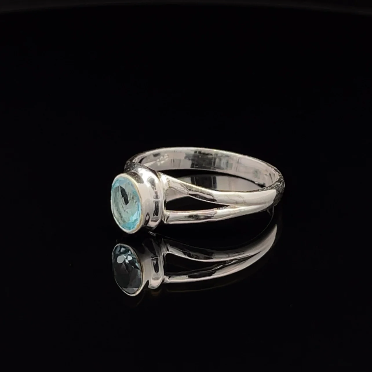 Sterling Silver Swiss Topaz Ring Size 7 - Image 3