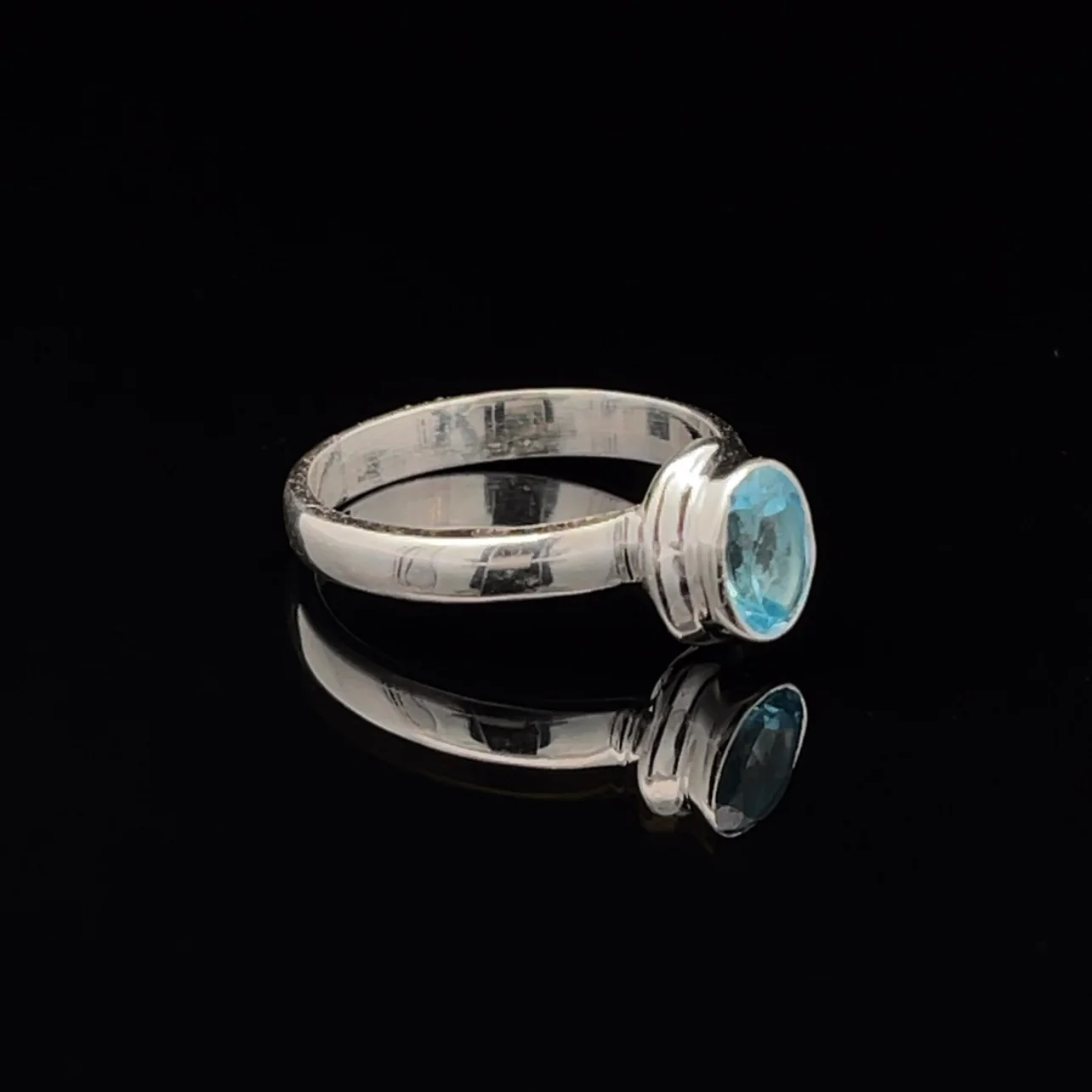 Sterling Silver Swiss Topaz Ring Size 7 - Image 2