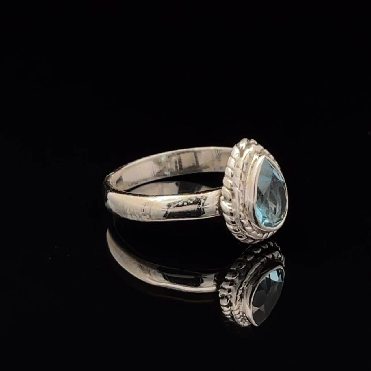 Sterling Silver Swiss Topaz Ring Size 7 - Image 2