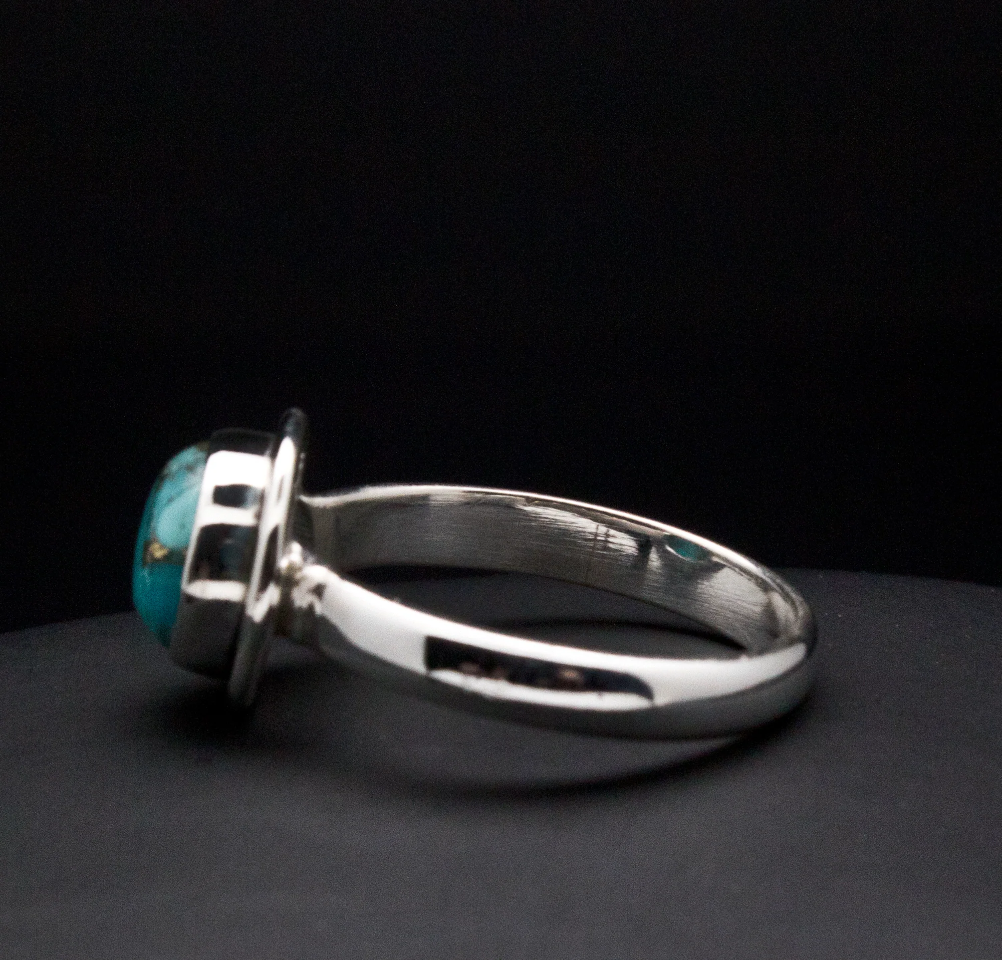 Sterling Silver Turquoise with Silver Inclusions Ring Size 7 - Image 3
